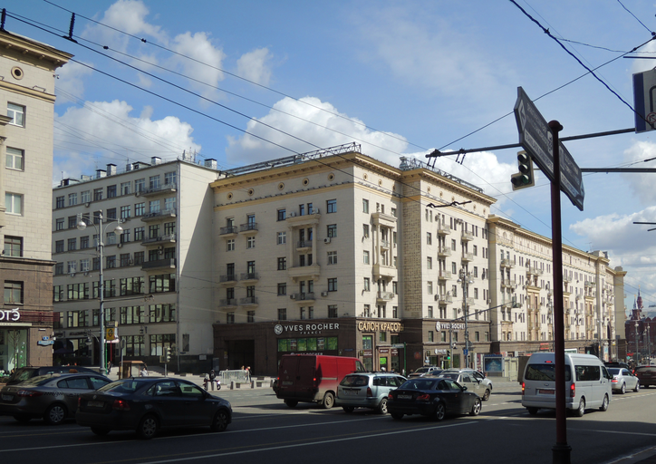 Тверская улица 4)